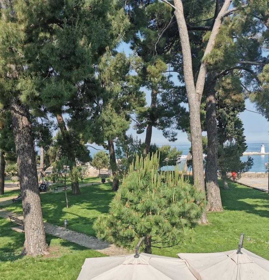 Emily Deluxe Superior 5 Star Studio Apartment, Your Piece Of Heaven With Sea & Park View Novigrad  Bagian luar foto