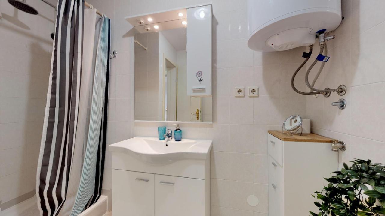 Emily Deluxe Superior 5 Star Studio Apartment, Your Piece Of Heaven With Sea & Park View Novigrad  Bagian luar foto