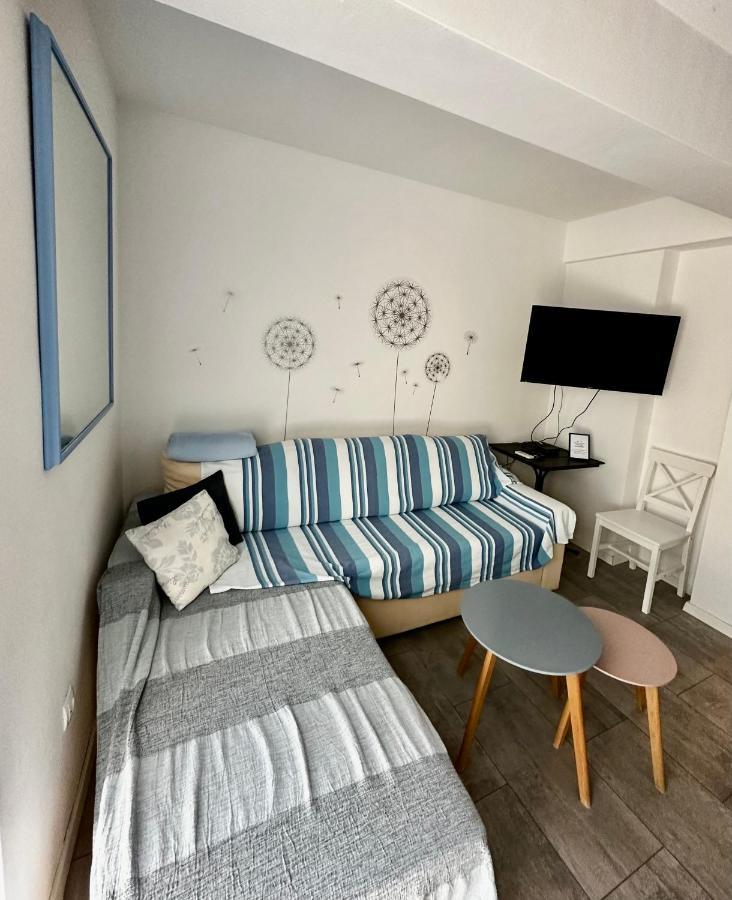 Emily Deluxe Superior 5 Star Studio Apartment, Your Piece Of Heaven With Sea & Park View Novigrad  Bagian luar foto