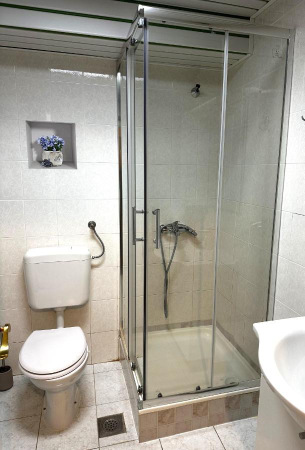 Emily Deluxe Superior 5 Star Studio Apartment, Your Piece Of Heaven With Sea & Park View Novigrad  Bagian luar foto